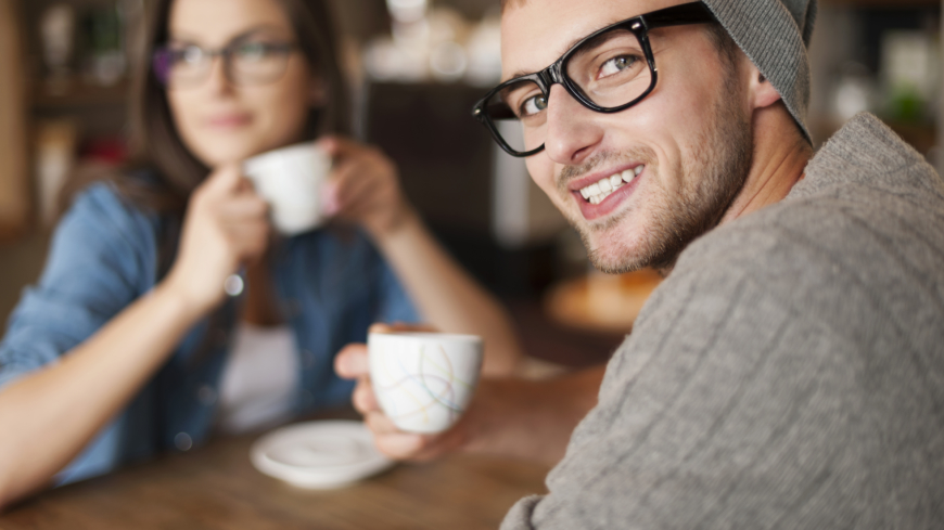 Starkt kaffe kan vara bra för tandhälsan men bara om det dricks utan mjölk, socker och grädde. Foto: Shutterstock